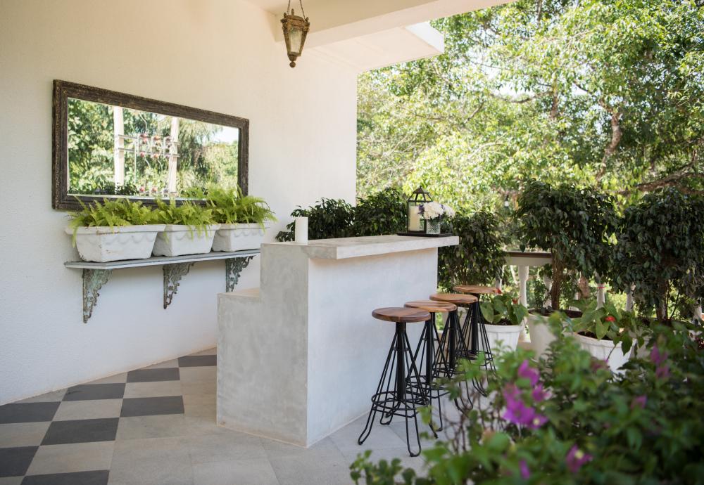 Garden Bar